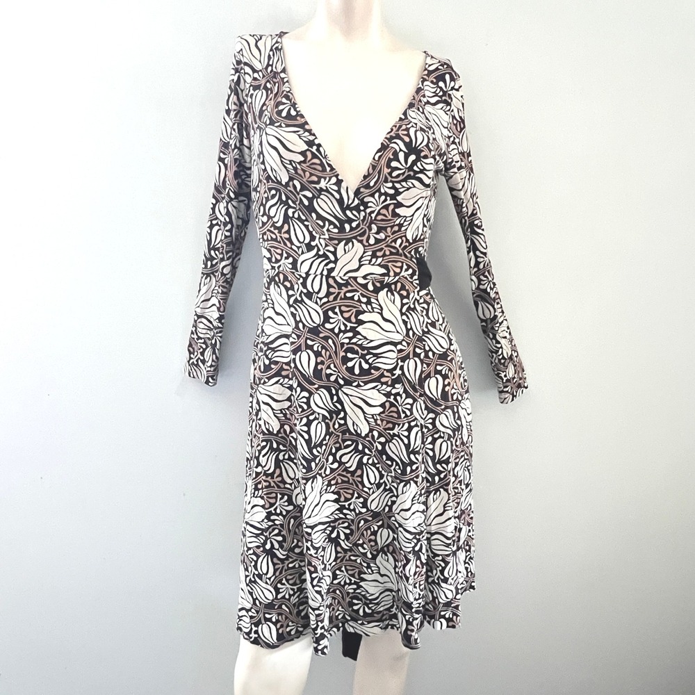 Diane von Furstenberg Silk Floral Print Wrap Dress 4 Long Sleeve Boho‎ Feminine